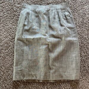 Women’s gray pencil skirt 10 / C58